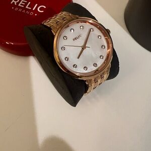 RELIC WOMEN’S ROSE GOLD WATCH W/WHITE GEMMED WATCH   ONLY WORN COUPLE TIMES